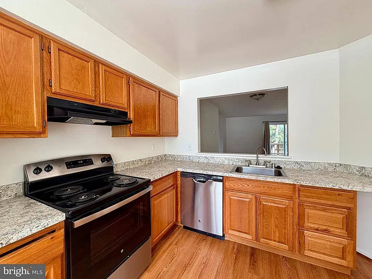 6064 Majors Ln — Photo 3