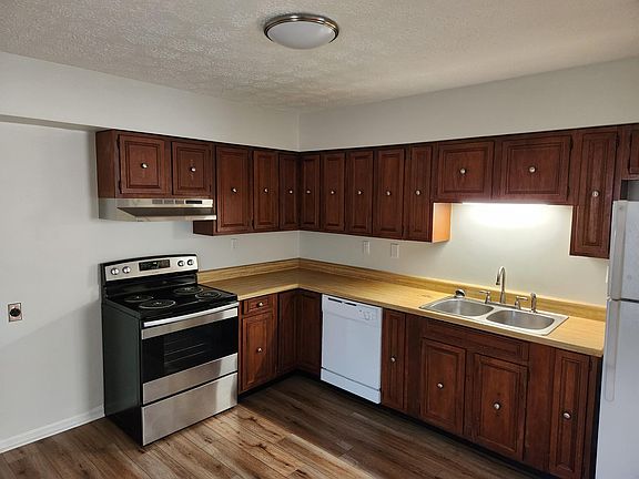 5th image of 109 Bourbon Hills Dr