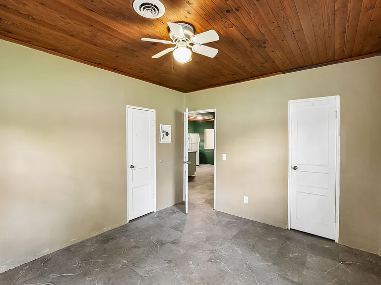 810 Velma Ln — Photo 26