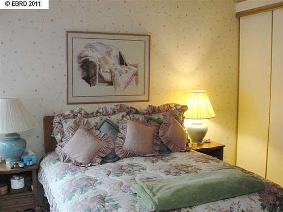 4th image of 1635 Somerset Pl