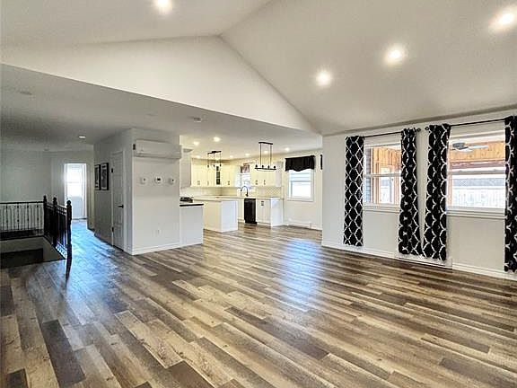 5th image of 52 Midland Row