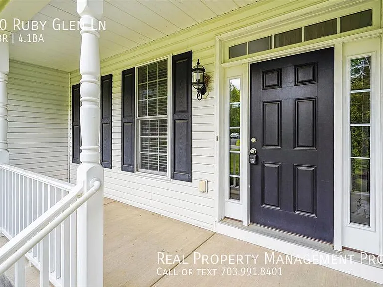 70 Ruby Glen Ln — Photo 3