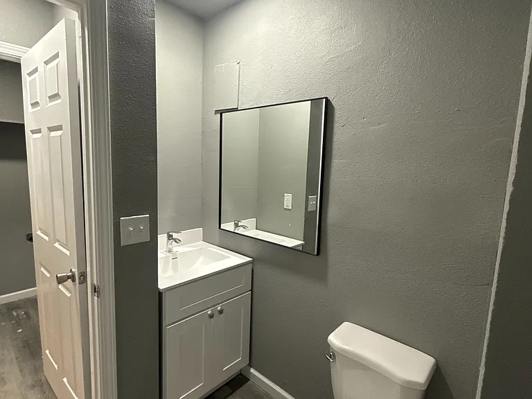 5250 Lindhurst Ave #1 — Photo 4