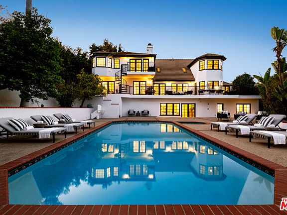 3rd image of 11060 W Sunset Blvd
