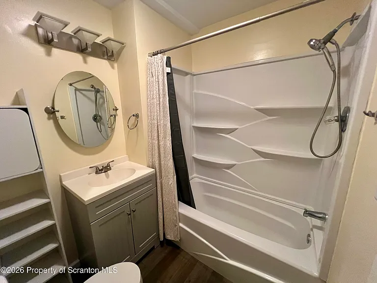 1733 Lakeside Dr — Photo 14