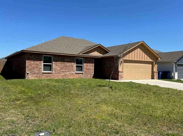 213 NW Sandstone Ave, Cache, OK 73527