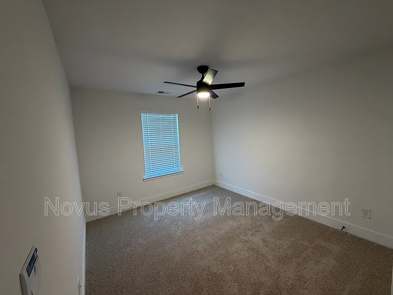 213 Laney Dr — Photo 31