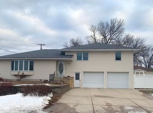 103 Calm Ct SW, Mapleton, MN 56065