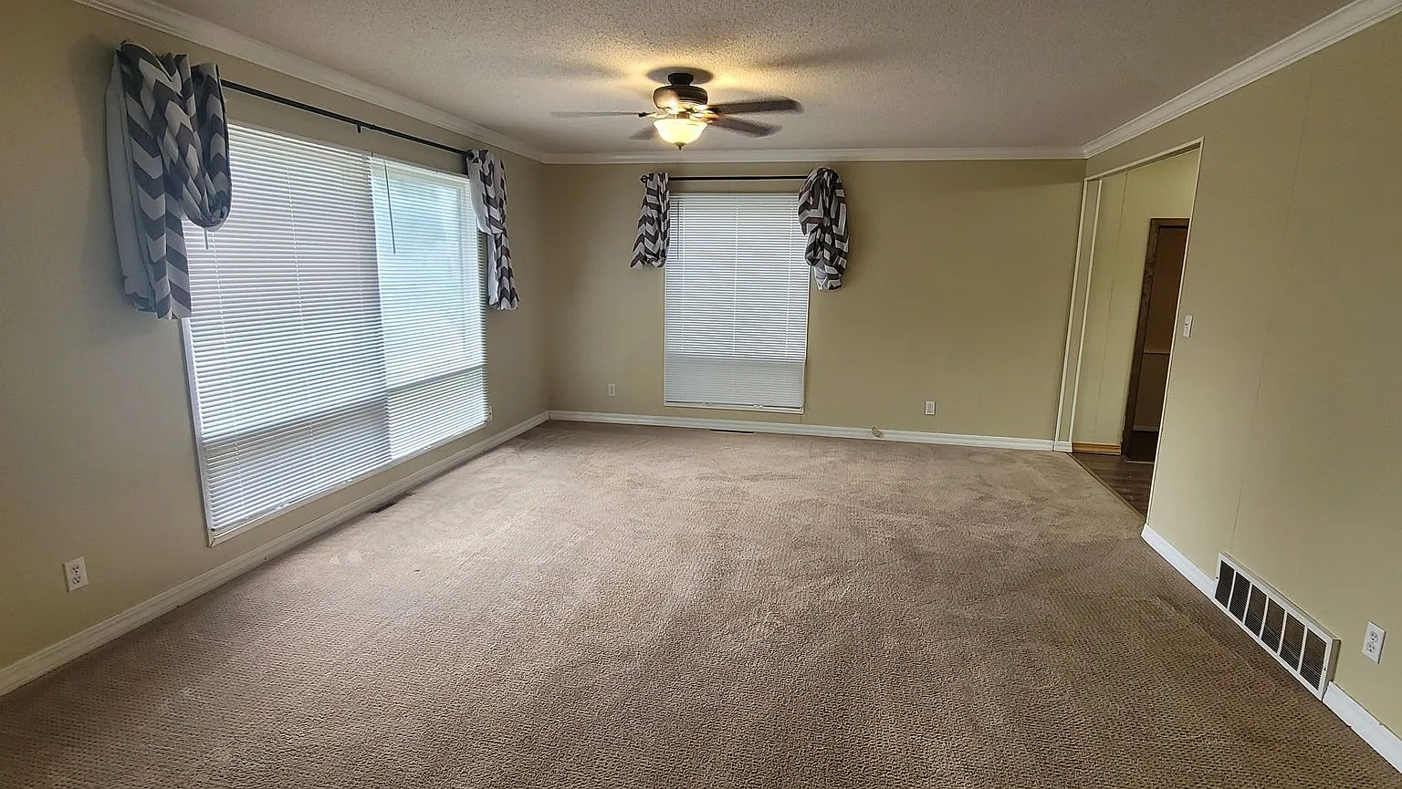5 Bedroom home near the lake & BSU — Photo 3