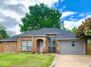 600 Benedict Ln, Arlington, TX 76002