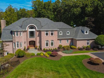 40 Whispering Hollow Court, Cheshire, CT, 06410