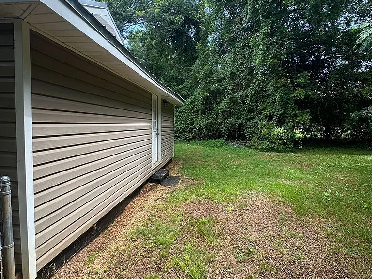 214 Walter St — Photo 6