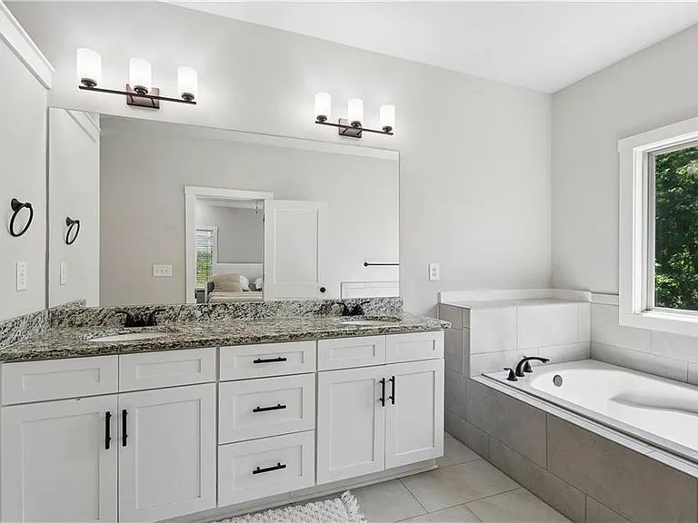 2424 Misty Hollow Pl — Photo 18