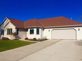 2732 43rd St, Two Rivers, WI 54241