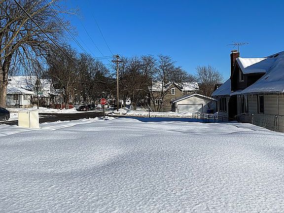 2nd image of 1049 Edgerton St