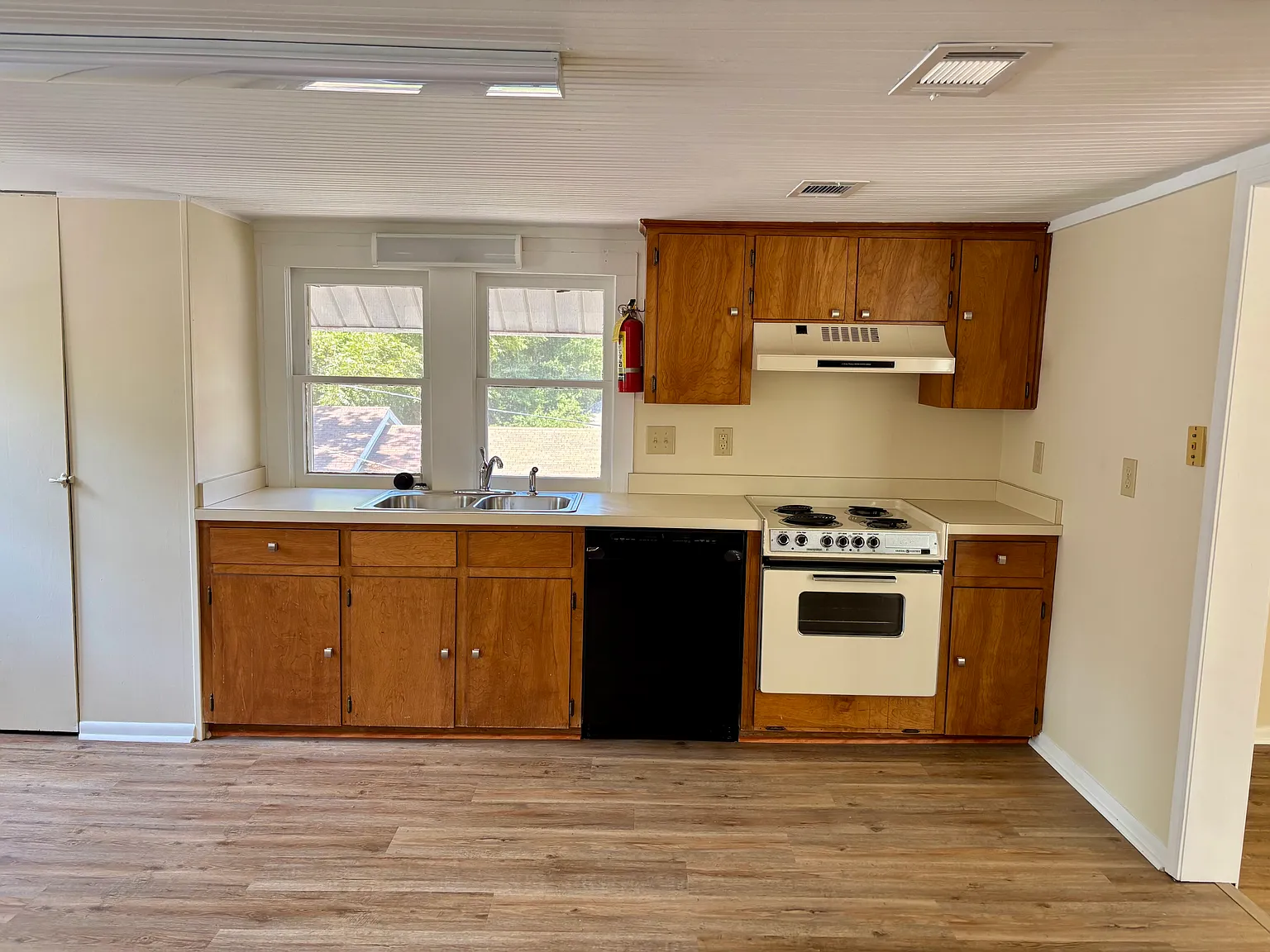 Studio, 550 sqft, $575 — Photo 3