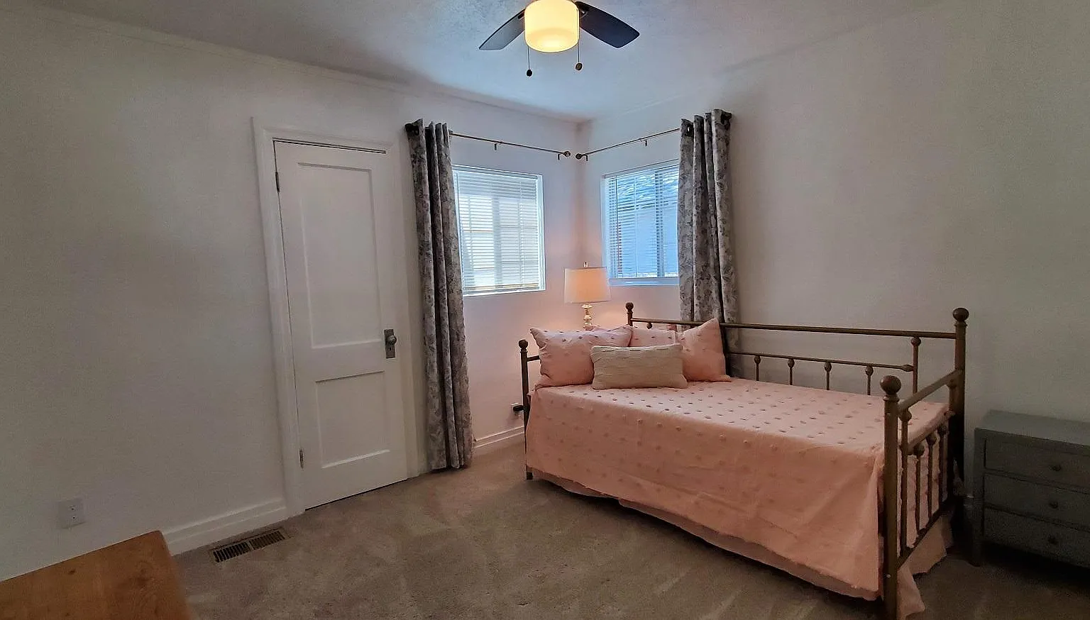 2 bed, 868 sqft, $1,950 — Photo 4