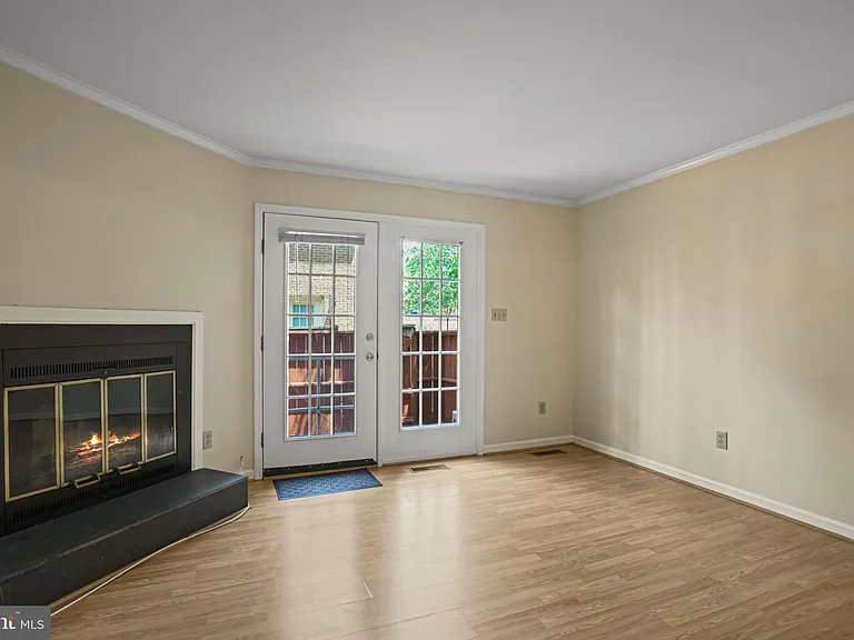 1141 N Vernon St — Photo 19