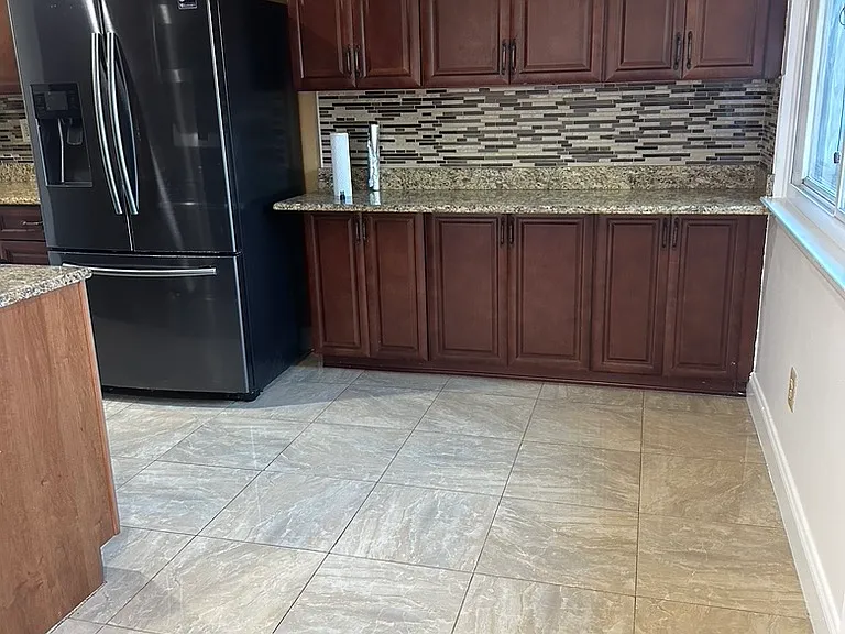 816 Edison Glen Ter — Photo 2