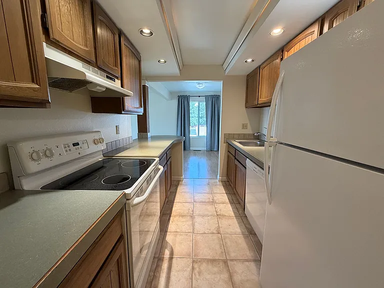 1535 Castlerock Ave #25 — Photo 6