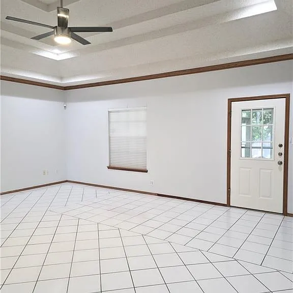 1216 W Heron Ave — Photo 2
