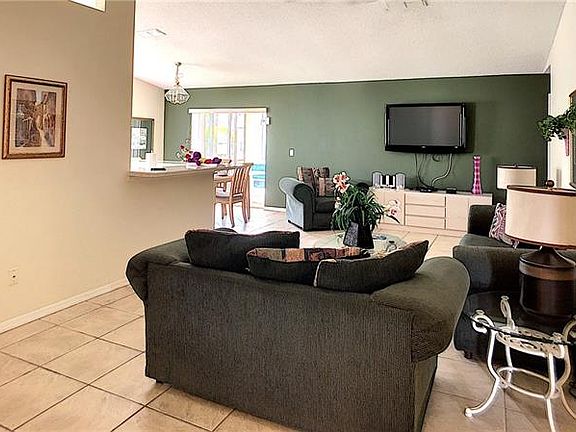 2nd image of 7810 Laurel Oak Ln