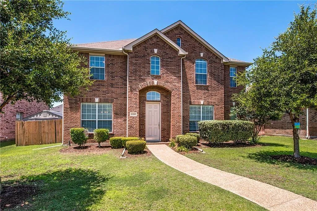 4 bed, 3.5 bath, 3489 sqft, $2,895 — Photo 1