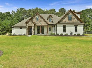 140 Berry Hill Ln, Tyrone, GA 30290