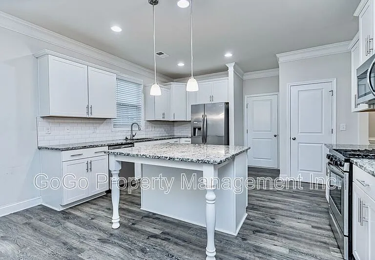 110 Northwild Dr — Photo 5