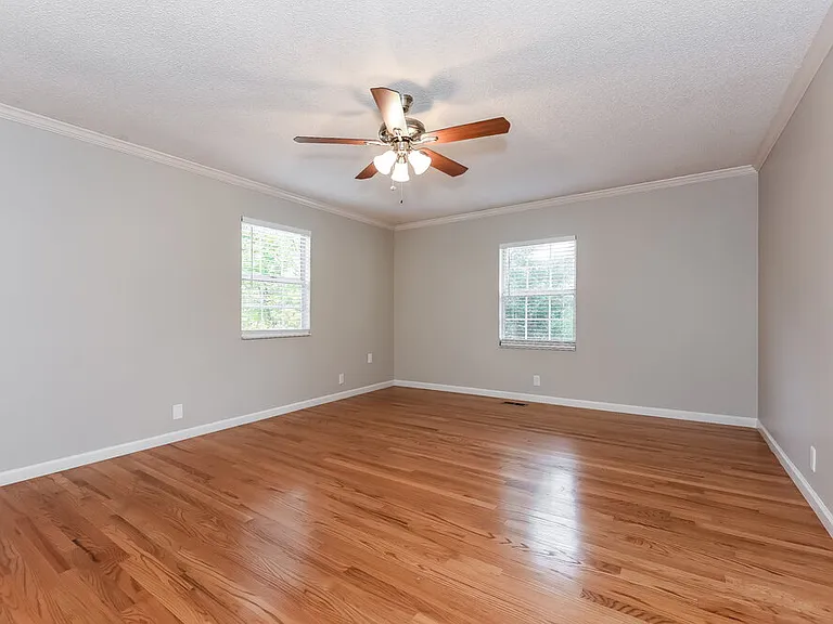 5105 Roxborough Dr — Photo 8