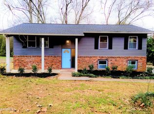 104 Macon Ln, Oak Ridge, TN 37830