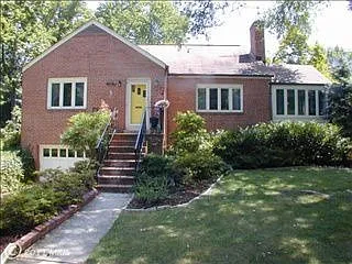 6803 Wells Pkwy photo 1