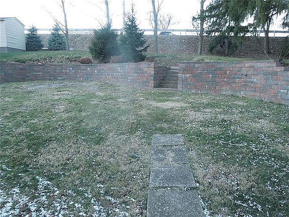 3rd image of 960 Lakemont Dr