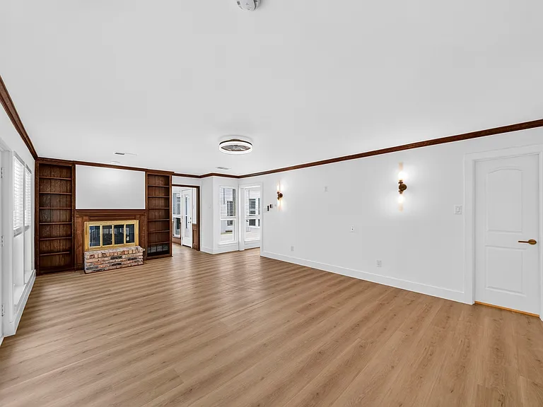 4008 Acapulco St — Photo 13