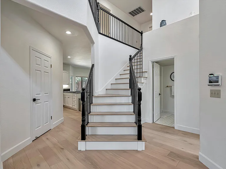 133 Madrid Way — Photo 6