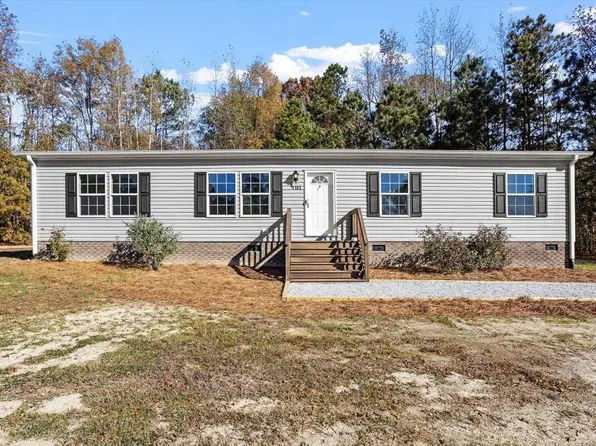 1101 Perry Rd, Zebulon, NC 27597