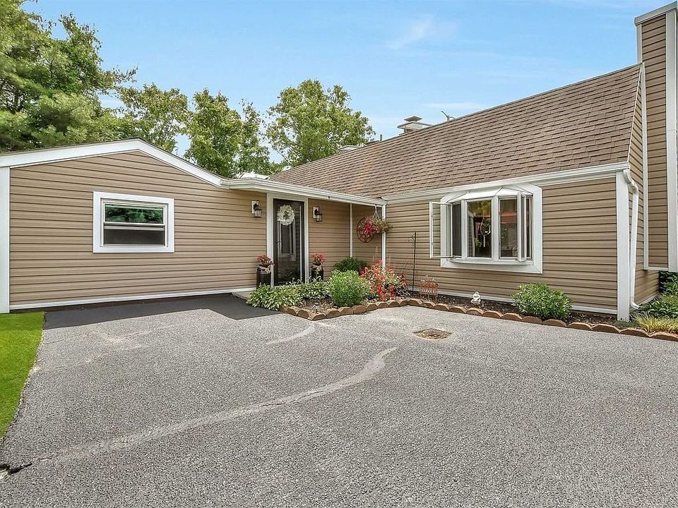1st image of 23 Honeysuckle Ln