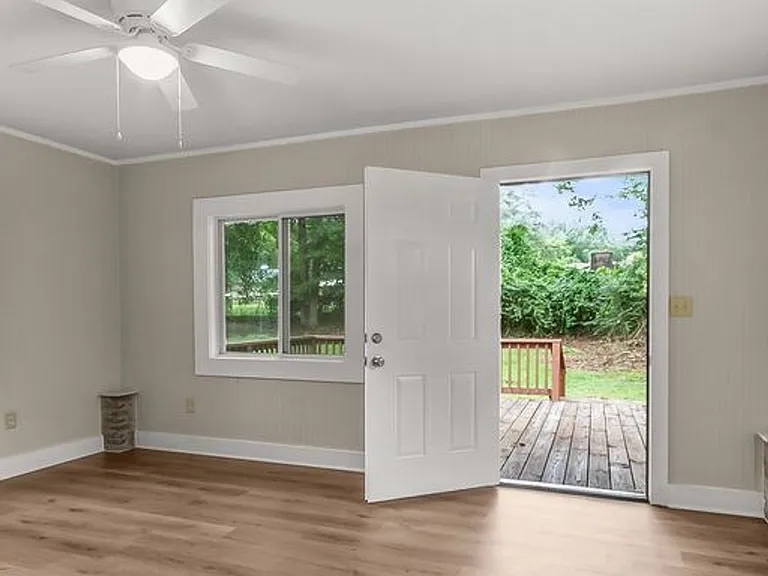 4215 Smith St — Photo 25
