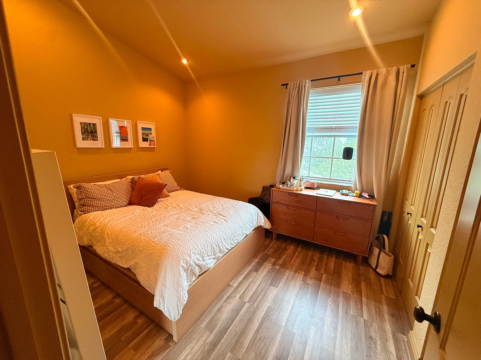 2 bed, 2.5 bath, 1212 sqft, $2,500 — Photo 3