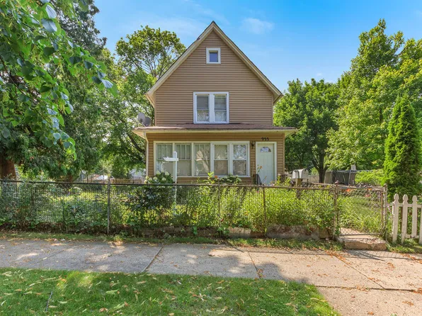 922 Wadsworth Ave, Waukegan, IL 60085
