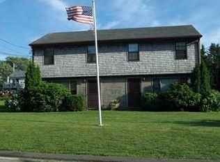 10 Middlebridge Rd, Narragansett, RI 02882