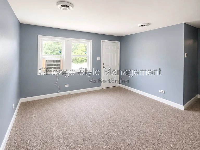 1928 Campbell Ave — Photo 2
