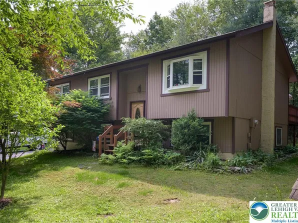 1412 Sherwood Forest Rd, Saylorsburg, PA 18353