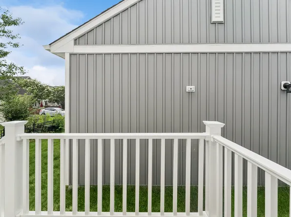 2721 Pavilion Ln, Adamstown, MD 21710