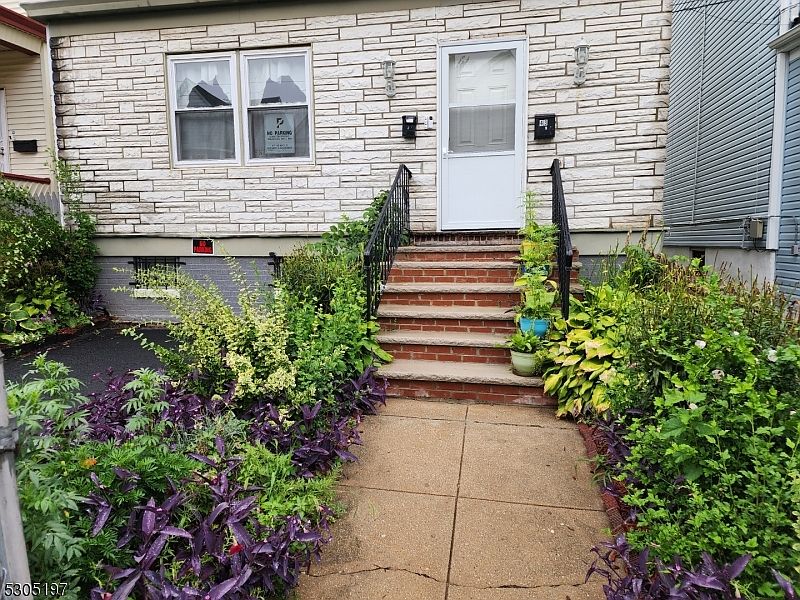 1st image of 43 Saint Paul Ave #1