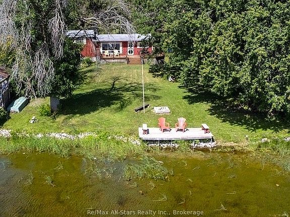 3rd image of 35 Alpine St