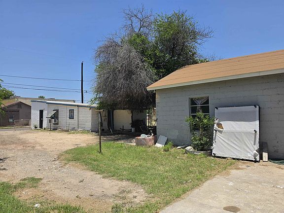 5th image of 211 Iturbide St