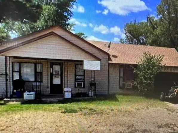 113 Birch St, Darrouzett, TX 79024