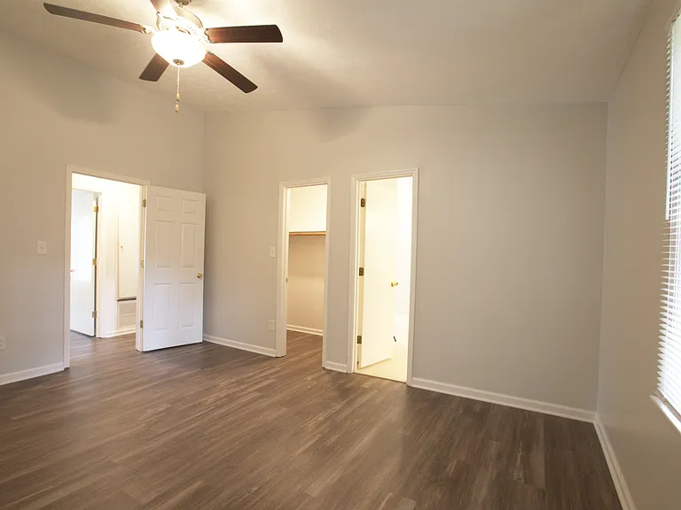 2056 Corners Cir — Photo 12