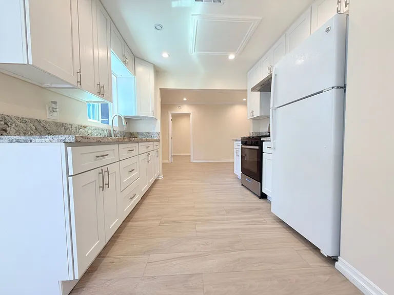 5227 Strohm Ave — Photo 3